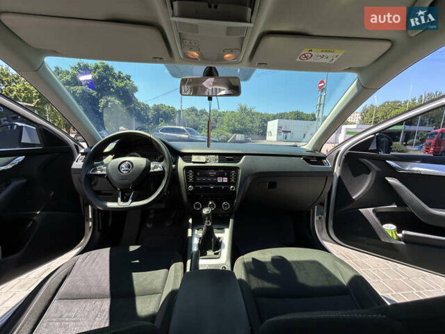 Белый Шкода Октавия, объемом двигателя 1.4 л и пробегом 170 тыс. км за 14500 $, фото 6 на Automoto.ua