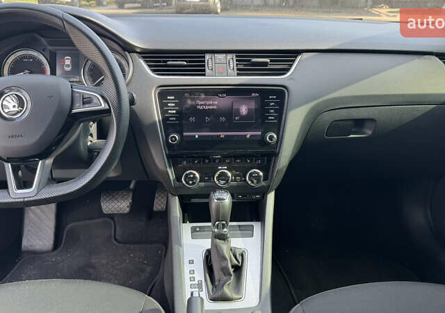 Белый Шкода Октавия, объемом двигателя 1.8 л и пробегом 150 тыс. км за 12900 $, фото 9 на Automoto.ua