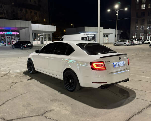 Білий Шкода Октавія, об'ємом двигуна 1.4 л та пробігом 94 тис. км за 16500 $, фото 9 на Automoto.ua