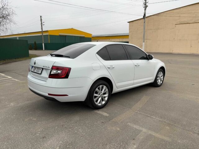 Белый Шкода Октавия, объемом двигателя 2 л и пробегом 212 тыс. км за 13500 $, фото 4 на Automoto.ua