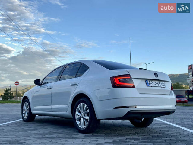 Белый Шкода Октавия, объемом двигателя 1.97 л и пробегом 238 тыс. км за 13750 $, фото 19 на Automoto.ua