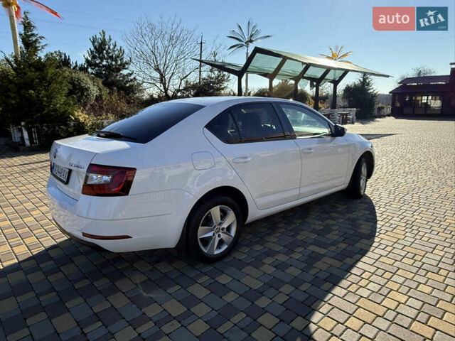 Белый Шкода Октавия, объемом двигателя 1.4 л и пробегом 124 тыс. км за 13990 $, фото 2 на Automoto.ua
