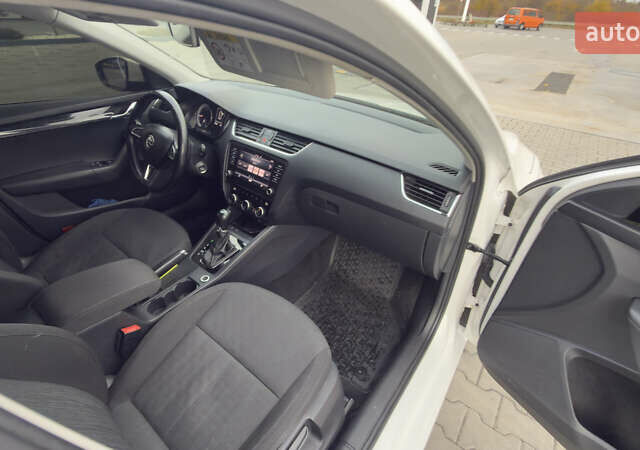 Білий Шкода Октавія, об'ємом двигуна 1.6 л та пробігом 260 тис. км за 13950 $, фото 21 на Automoto.ua