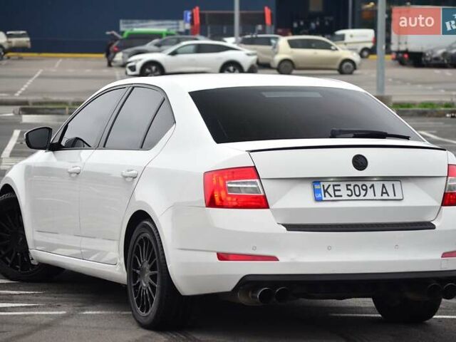 Белый Шкода Октавия, объемом двигателя 1.8 л и пробегом 130 тыс. км за 15555 $, фото 1 на Automoto.ua