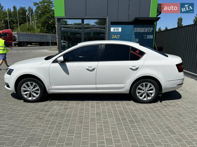 Белый Шкода Октавия, объемом двигателя 1.4 л и пробегом 170 тыс. км за 14500 $, фото 15 на Automoto.ua