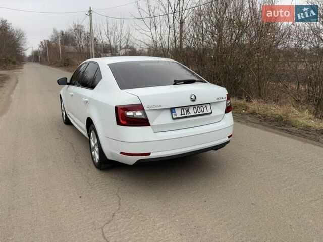 Белый Шкода Октавия, объемом двигателя 1.97 л и пробегом 213 тыс. км за 14800 $, фото 6 на Automoto.ua