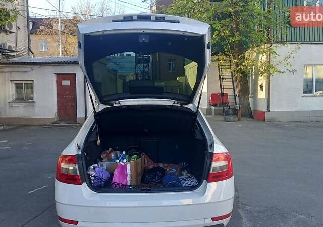 Белый Шкода Октавия, объемом двигателя 1.4 л и пробегом 214 тыс. км за 13500 $, фото 13 на Automoto.ua