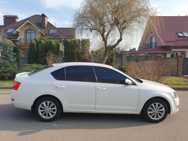 Белый Шкода Октавия, объемом двигателя 1.6 л и пробегом 232 тыс. км за 11800 $, фото 7 на Automoto.ua