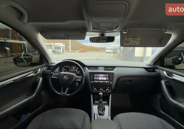 Білий Шкода Октавія, об'ємом двигуна 1.6 л та пробігом 260 тис. км за 13950 $, фото 23 на Automoto.ua