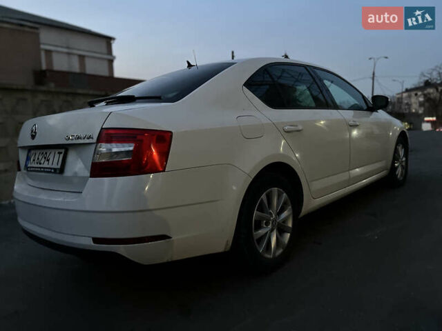 Білий Шкода Октавія, об'ємом двигуна 1.6 л та пробігом 193 тис. км за 13850 $, фото 6 на Automoto.ua