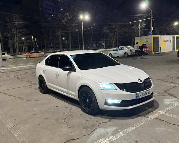 Білий Шкода Октавія, об'ємом двигуна 1.4 л та пробігом 94 тис. км за 16500 $, фото 10 на Automoto.ua