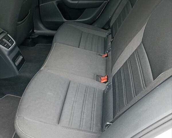 Белый Шкода Октавия, объемом двигателя 1.4 л и пробегом 142 тыс. км за 12500 $, фото 3 на Automoto.ua