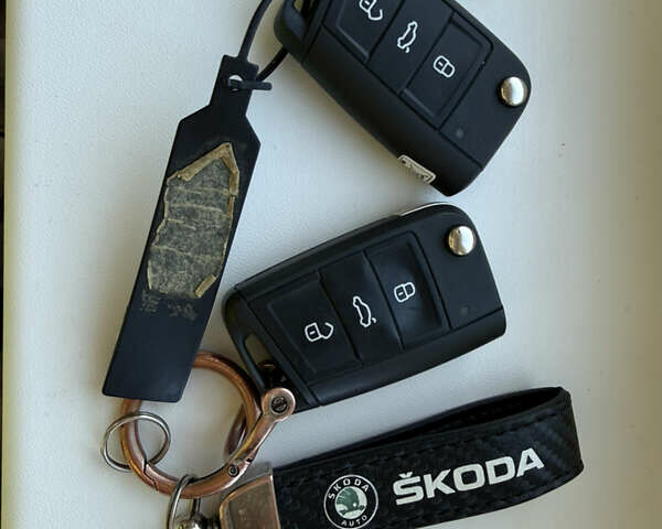 Белый Шкода Октавия, объемом двигателя 1.4 л и пробегом 124 тыс. км за 13990 $, фото 16 на Automoto.ua