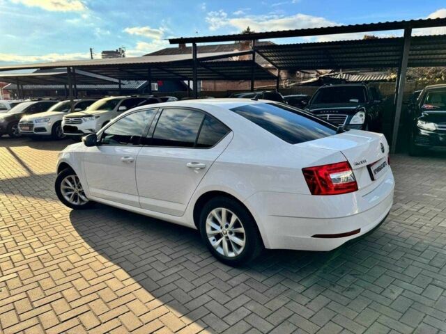 Білий Шкода Октавія, об'ємом двигуна 1.6 л та пробігом 209 тис. км за 13100 $, фото 6 на Automoto.ua