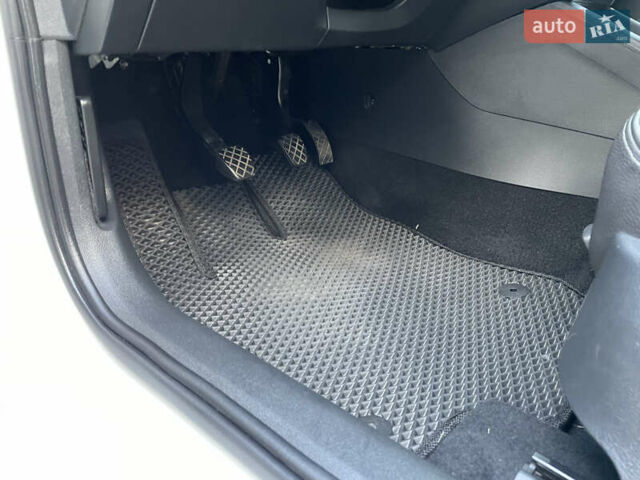 Шкода Октавія 2017 у Києві на Automoto.ua Білий Шкода Октавія, об'ємом двигуна 1.4 л та пробігом 120 тис. км за 13700 $, фото 2 на Automoto.ua