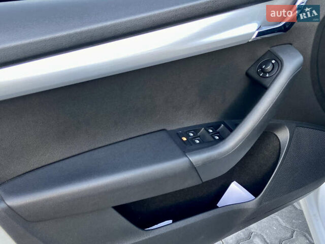 Белый Шкода Октавия, объемом двигателя 1.97 л и пробегом 238 тыс. км за 13750 $, фото 24 на Automoto.ua