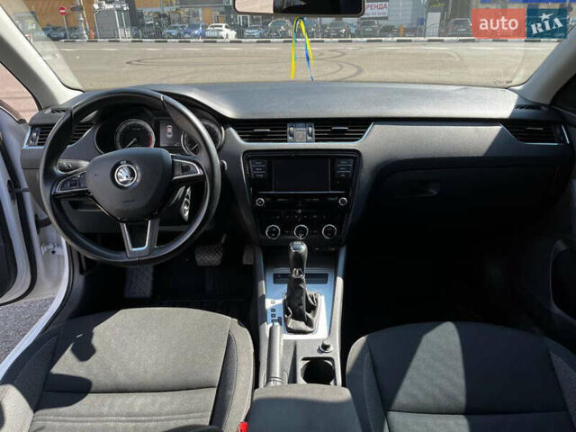 Білий Шкода Октавія, об'ємом двигуна 1.4 л та пробігом 109 тис. км за 16500 $, фото 3 на Automoto.ua