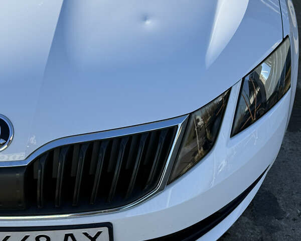 Белый Шкода Октавия, объемом двигателя 1.4 л и пробегом 124 тыс. км за 13990 $, фото 17 на Automoto.ua