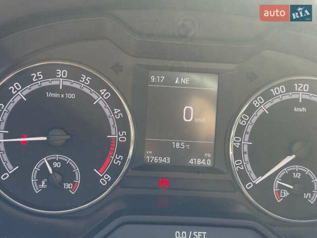 Белый Шкода Октавия, объемом двигателя 1.6 л и пробегом 176 тыс. км за 13500 $, фото 16 на Automoto.ua