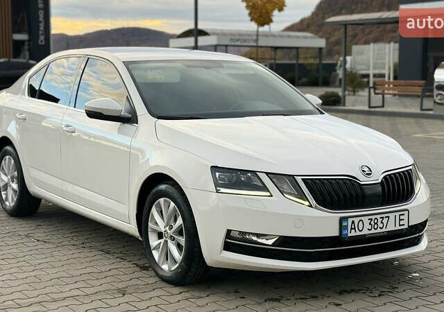 Білий Шкода Октавія, об'ємом двигуна 1.6 л та пробігом 260 тис. км за 13950 $, фото 2 на Automoto.ua