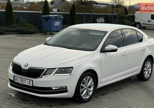 Білий Шкода Октавія, об'ємом двигуна 1.6 л та пробігом 260 тис. км за 13950 $, фото 11 на Automoto.ua