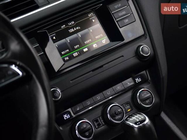 Белый Шкода Октавия, объемом двигателя 1.8 л и пробегом 130 тыс. км за 15555 $, фото 30 на Automoto.ua