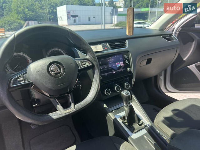 Белый Шкода Октавия, объемом двигателя 1.4 л и пробегом 170 тыс. км за 14500 $, фото 2 на Automoto.ua