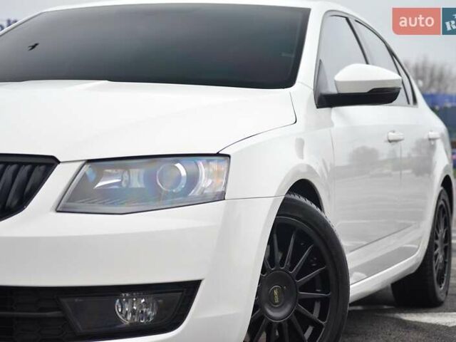 Белый Шкода Октавия, объемом двигателя 1.8 л и пробегом 130 тыс. км за 15555 $, фото 9 на Automoto.ua