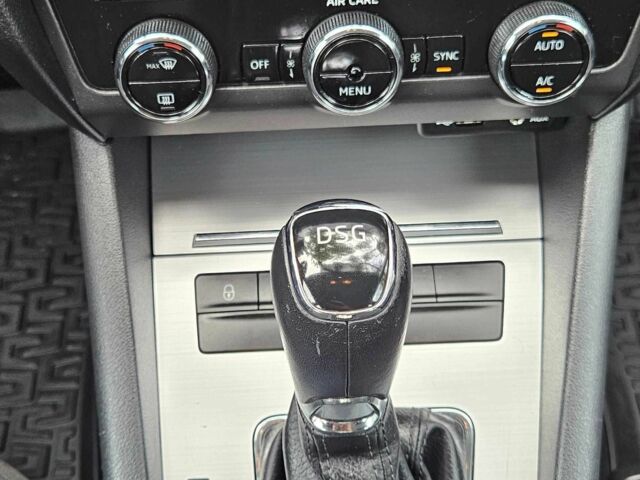 Белый Шкода Октавия, объемом двигателя 1.4 л и пробегом 236 тыс. км за 13750 $, фото 14 на Automoto.ua