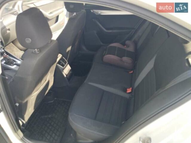 Белый Шкода Октавия, объемом двигателя 1.6 л и пробегом 251 тыс. км за 11900 $, фото 15 на Automoto.ua