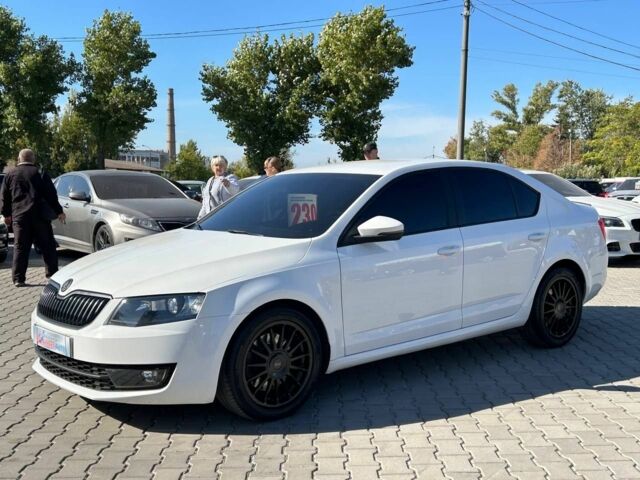 Белый Шкода Октавия, объемом двигателя 1.8 л и пробегом 127 тыс. км за 12999 $, фото 2 на Automoto.ua