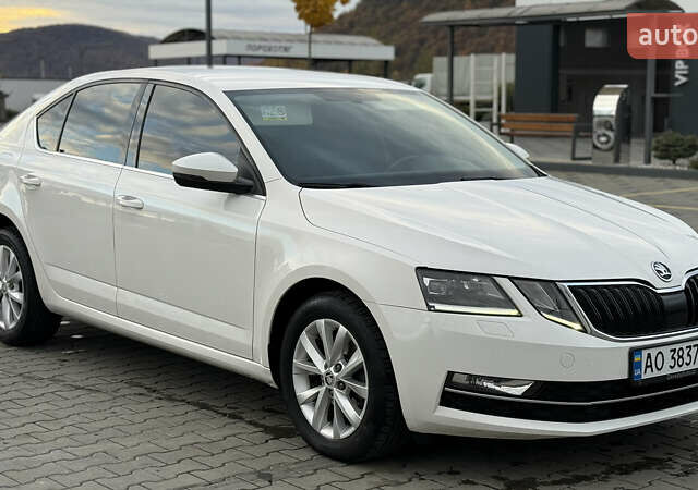 Білий Шкода Октавія, об'ємом двигуна 1.6 л та пробігом 260 тис. км за 13950 $, фото 20 на Automoto.ua