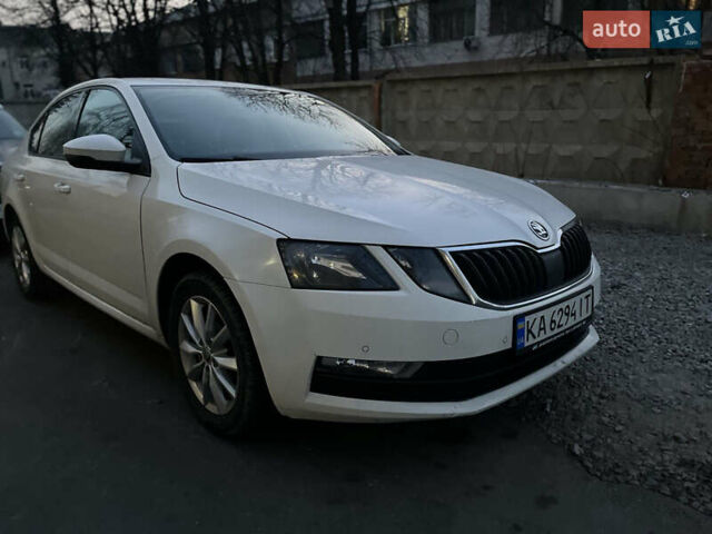 Білий Шкода Октавія, об'ємом двигуна 1.6 л та пробігом 193 тис. км за 13850 $, фото 8 на Automoto.ua