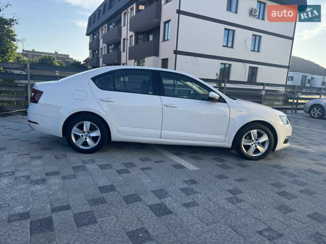 Белый Шкода Октавия, объемом двигателя 1.6 л и пробегом 202 тыс. км за 12500 $, фото 2 на Automoto.ua