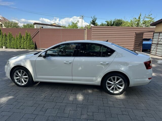 Белый Шкода Октавия, объемом двигателя 1.6 л и пробегом 239 тыс. км за 11600 $, фото 1 на Automoto.ua