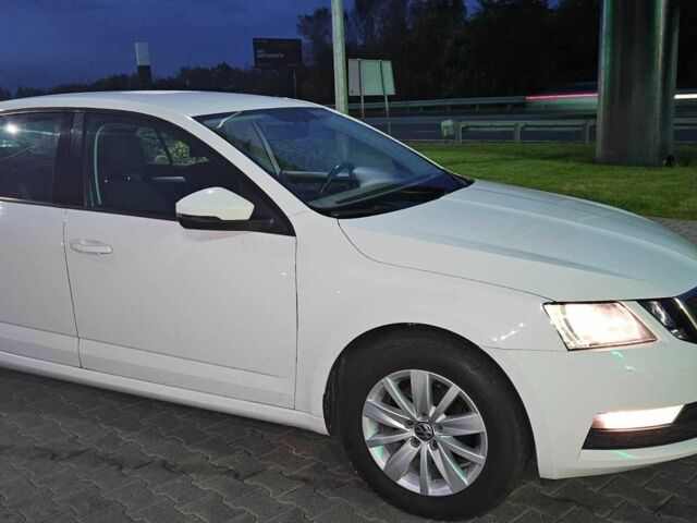 Белый Шкода Октавия, объемом двигателя 1.4 л и пробегом 236 тыс. км за 13750 $, фото 2 на Automoto.ua