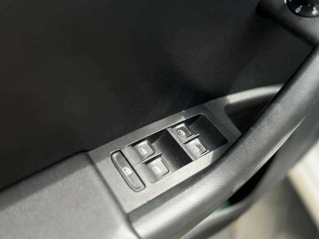 Білий Шкода Октавія, об'ємом двигуна 1.4 л та пробігом 284 тис. км за 10700 $, фото 9 на Automoto.ua