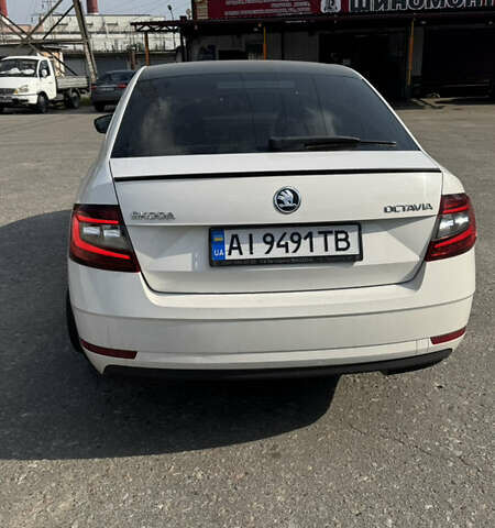 Белый Шкода Октавия, объемом двигателя 1.8 л и пробегом 150 тыс. км за 12900 $, фото 3 на Automoto.ua