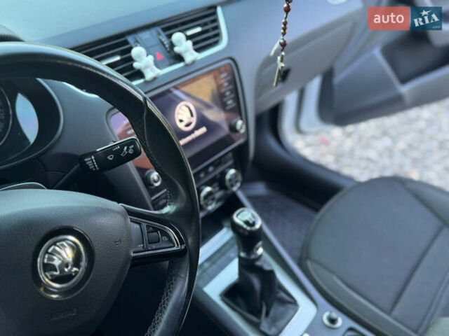 Білий Шкода Октавія, об'ємом двигуна 1.6 л та пробігом 285 тис. км за 14050 $, фото 13 на Automoto.ua