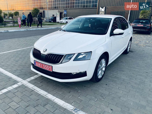 Білий Шкода Октавія, об'ємом двигуна 1.6 л та пробігом 207 тис. км за 11985 $, фото 43 на Automoto.ua