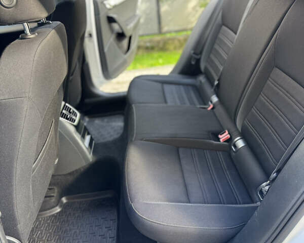Білий Шкода Октавія, об'ємом двигуна 2 л та пробігом 302 тис. км за 15700 $, фото 12 на Automoto.ua