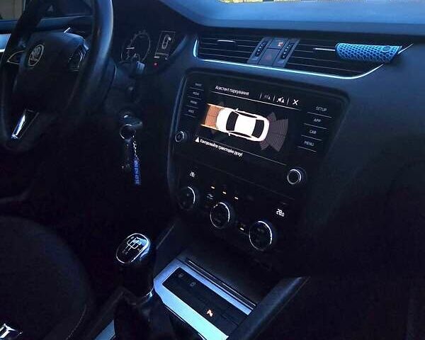 Белый Шкода Октавия, объемом двигателя 1.6 л и пробегом 226 тыс. км за 13690 $, фото 14 на Automoto.ua
