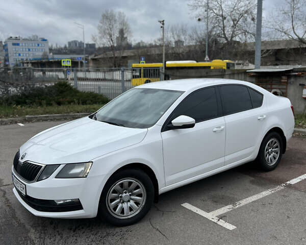 Білий Шкода Октавія, об'ємом двигуна 1.4 л та пробігом 311 тис. км за 9600 $, фото 2 на Automoto.ua