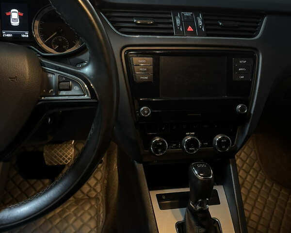 Шкода Октавия 2018 в Киеве на Automoto.ua Белый Шкода Октавия, объемом двигателя 1.8 л и пробегом 218 тыс. км за 14200 $, фото 10 на Automoto.ua