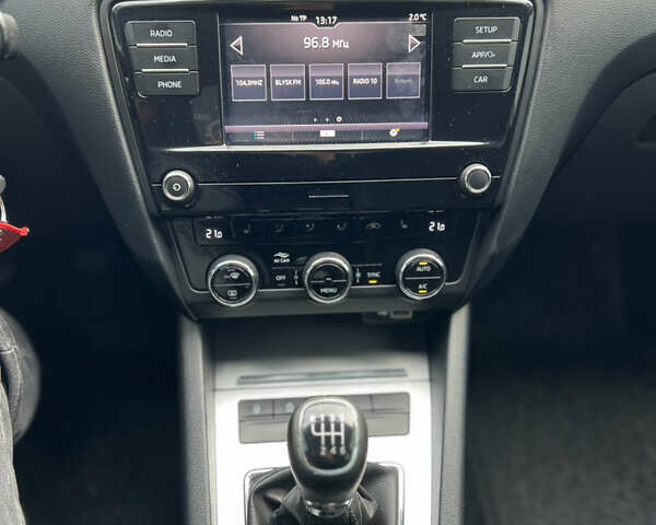 Білий Шкода Октавія, об'ємом двигуна 1.4 л та пробігом 311 тис. км за 9600 $, фото 17 на Automoto.ua