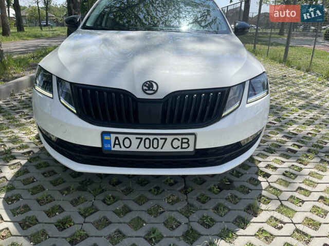 Білий Шкода Октавія, об'ємом двигуна 2 л та пробігом 245 тис. км за 16600 $, фото 11 на Automoto.ua