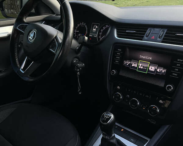 Шкода Октавия 2018 в Львове на Automoto.ua Белый Шкода Октавия, объемом двигателя 1.6 л и пробегом 335 тыс. км за 12200 $, фото 18 на Automoto.ua