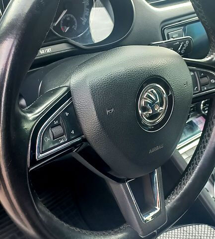 Білий Шкода Октавія, об'ємом двигуна 2 л та пробігом 0 тис. км за 12000 $, фото 9 на Automoto.ua