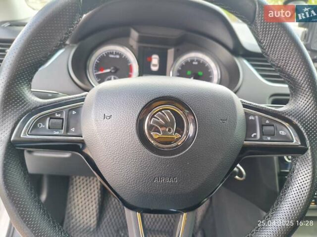 Білий Шкода Октавія, об'ємом двигуна 1.8 л та пробігом 270 тис. км за 13500 $, фото 26 на Automoto.ua