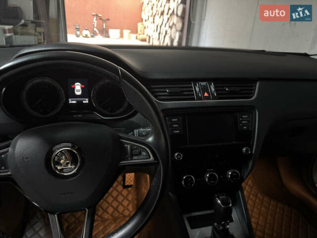 Шкода Октавия 2018 в Киеве на Automoto.ua Белый Шкода Октавия, объемом двигателя 1.8 л и пробегом 218 тыс. км за 14200 $, фото 9 на Automoto.ua